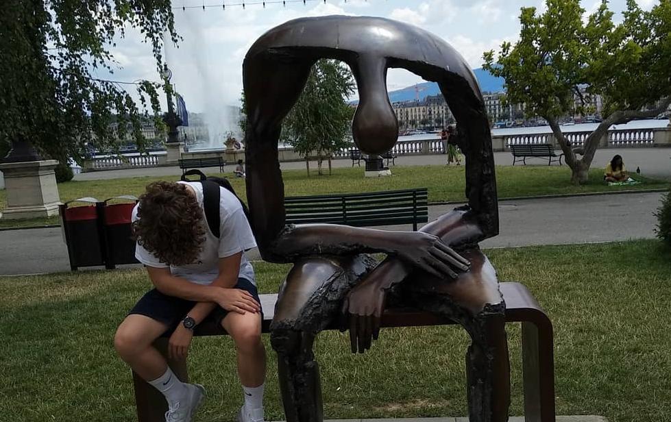 <p>Lake Geneva - 'Melancholie' Sculpture</p>